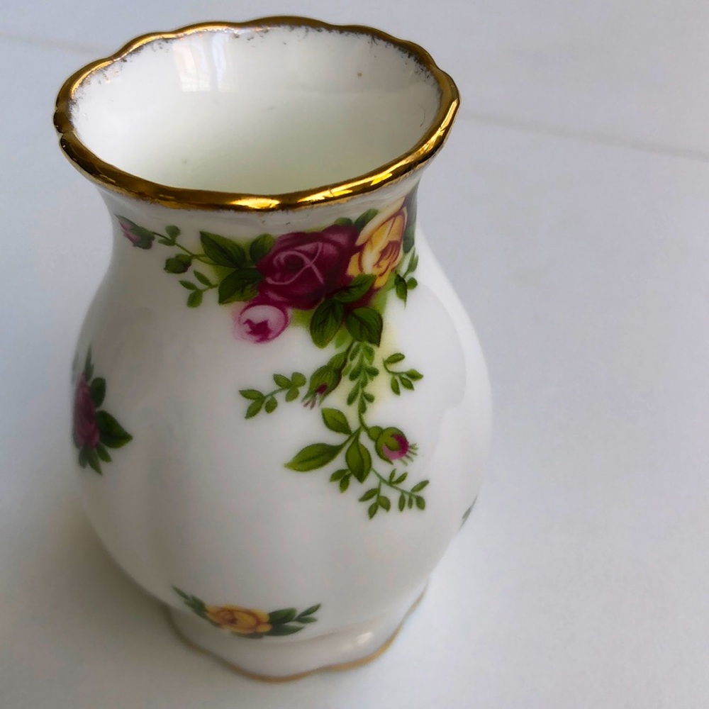 COPY - ROYAL ALBERT bone china bud vase, 22c gold…